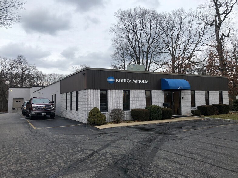 Primary Photo Of 2670 Warwick Ave, Warwick Light Distribution For Sale