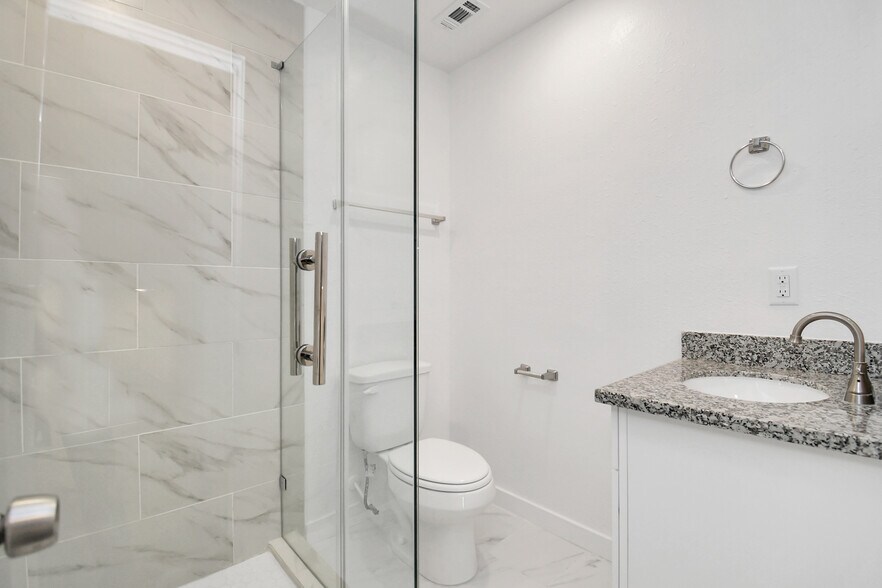 More Photos Of , Houston Multifamily For Sale