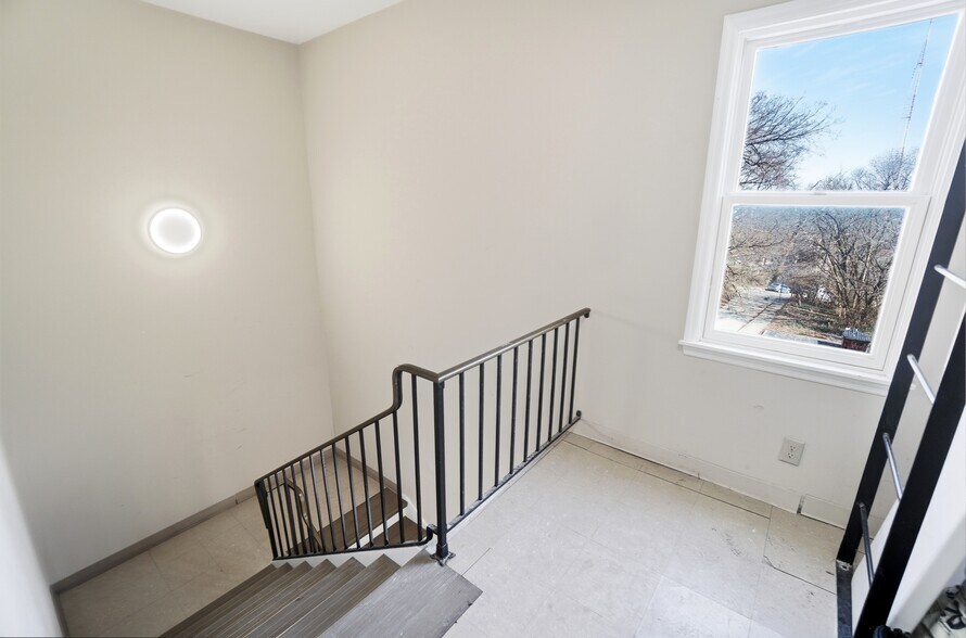 More Photos Of 2406 Auburn Ave, Cincinnati Office Residential For Sale