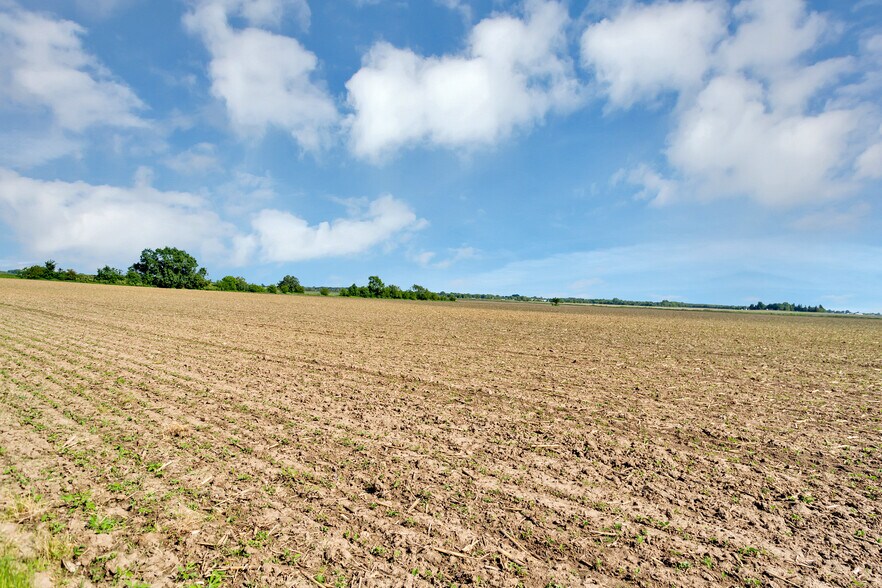 More Photos Of 41W597 US Highway 20, Hampshire Flex For Sale