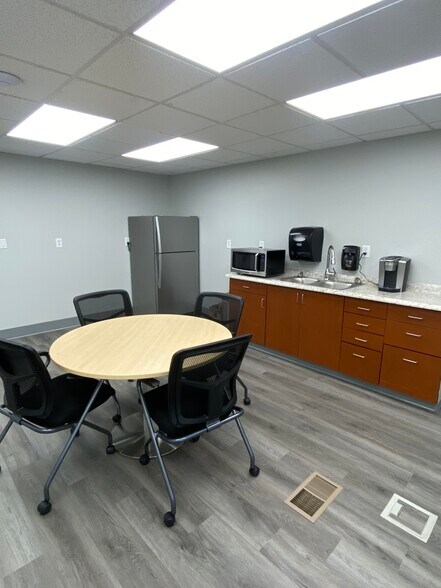 More Photos Of 136 Carbonton Rd, Sanford Office For Lease