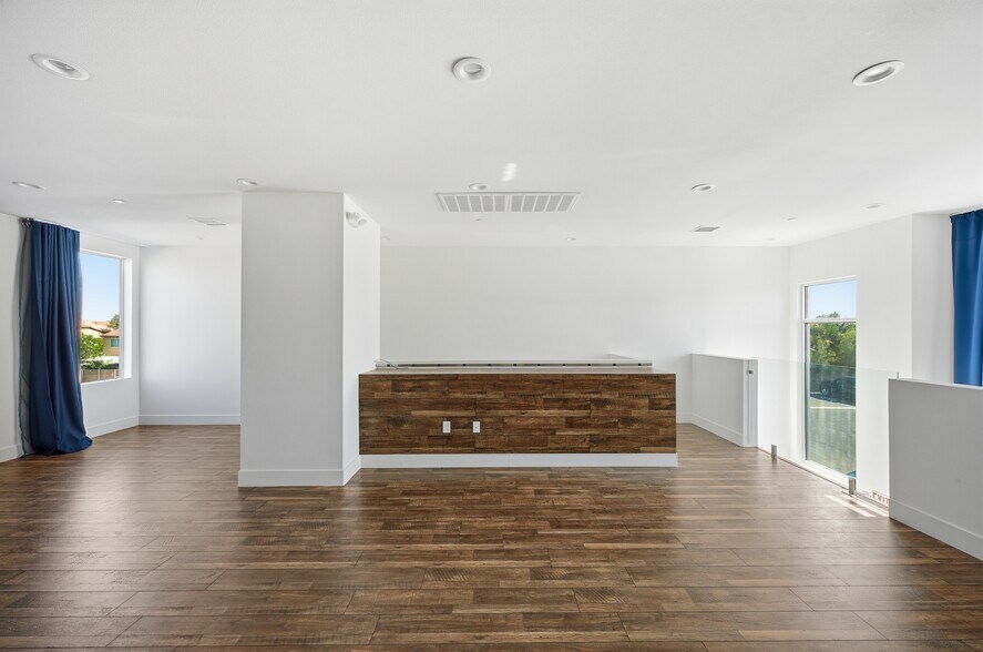 More Photos Of 7336 W Post Rd, Las Vegas Loft Creative Space For Lease