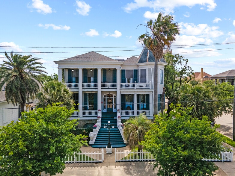 More Photos Of 1103 33rd St, Galveston Hotel For Sale