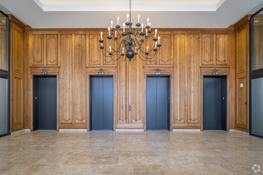 More Photos Of 2001 Kirby Dr, Houston Office For Lease