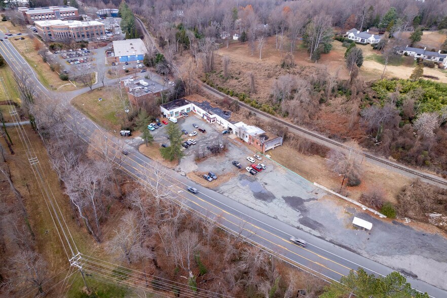 More Photos Of 2845 Ivy Rd, Charlottesville Service For Sale