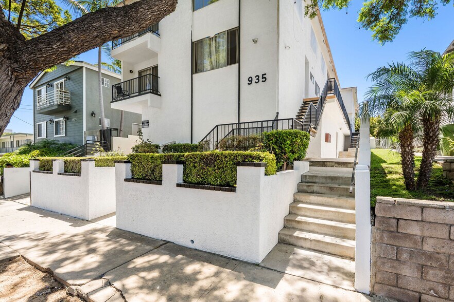 More Photos Of 935 W 10th St, San Pedro Apartments For Sale