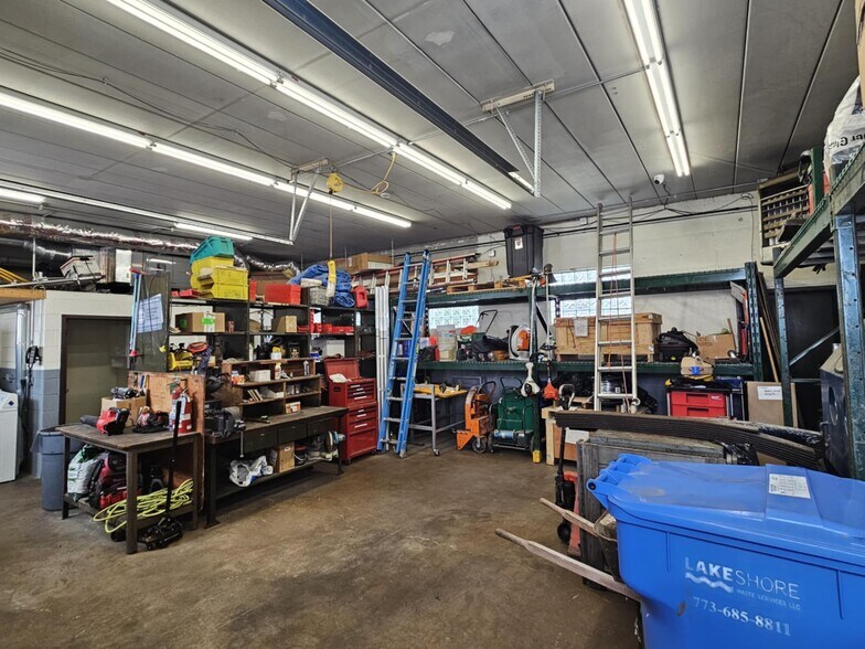 More Photos Of 8107 Ridgeway Ave, Skokie Warehouse For Sale
