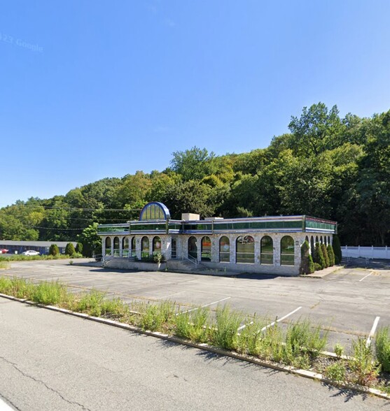 Primary Photo Of 5500 US Hwy 9w, Newburgh Restaurant For Sale