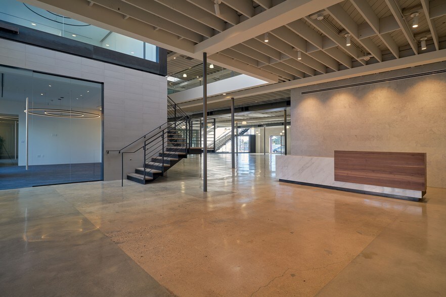 More Photos Of 2236 S Barrington Ave, Los Angeles Loft Creative Space For Lease