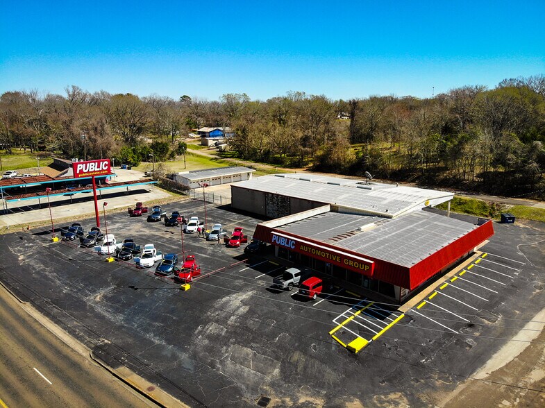 More Photos Of 910 W Palestine Ave, Palestine Auto Dealership For Sale
