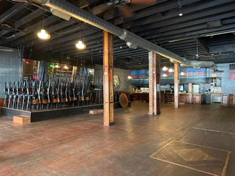 More Photos Of 312 South Ave, Springfield Bar For Lease