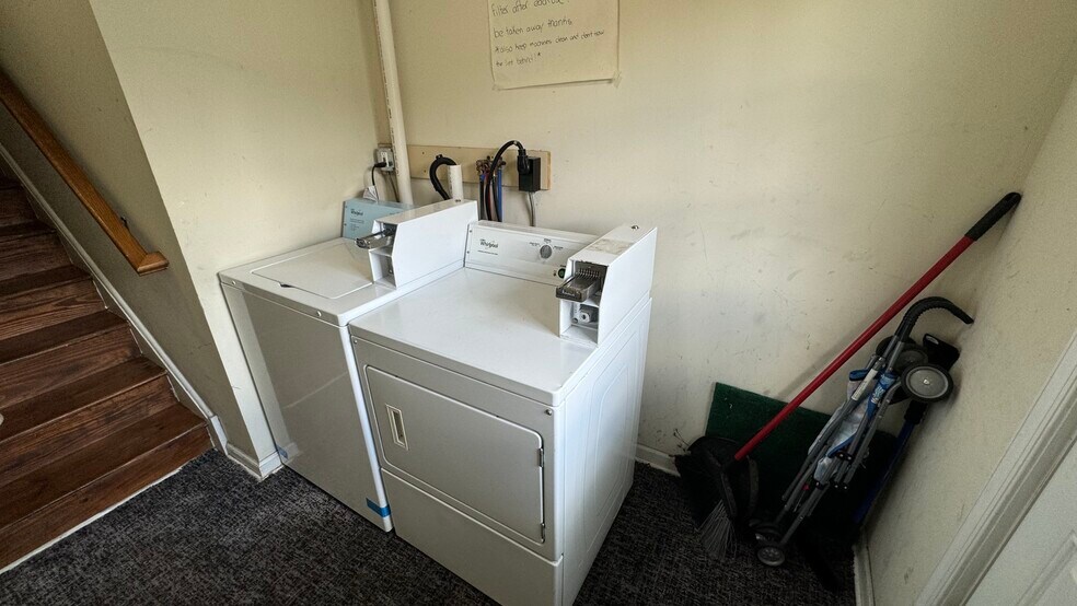 More Photos Of 550 S Main St, Nazareth General Retail For Sale