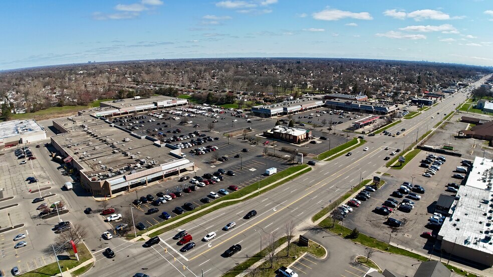 More Photos Of 26300-26650 Ford Rd, Dearborn Heights Unknown For Lease