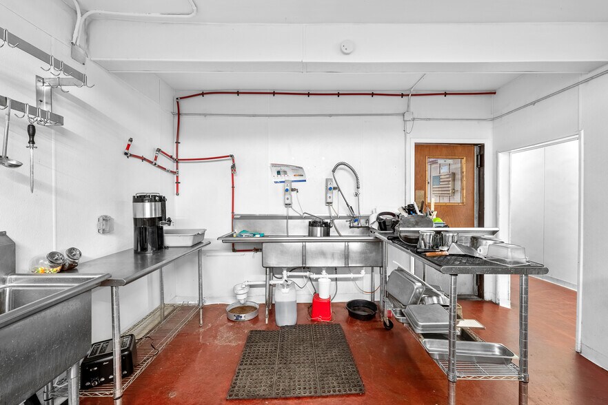 More Photos Of 17460 County Road 501, Bayfield Restaurant For Lease