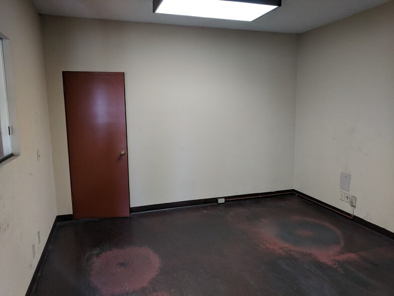 More Photos Of 7635 Serapis Ave, Pico Rivera Warehouse For Lease