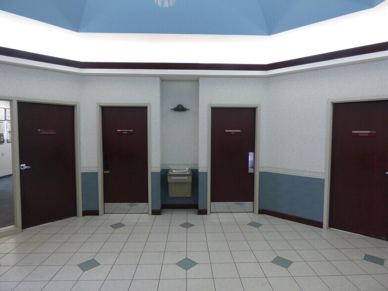 More Photos Of 10016 Office Center Ave, Saint Louis Office For Lease