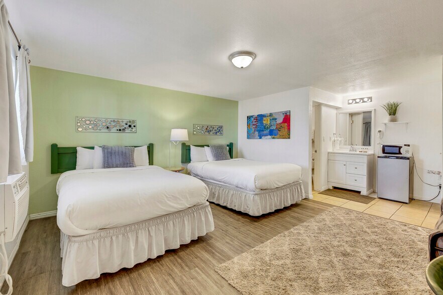 More Photos Of 2525 N Palm Canyon Dr, Palm Springs Hotel For Sale