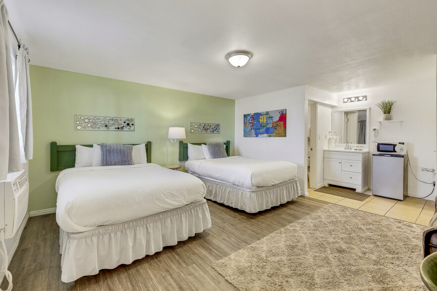 More Photos Of 2525 N Palm Canyon Dr, Palm Springs Hotel For Sale