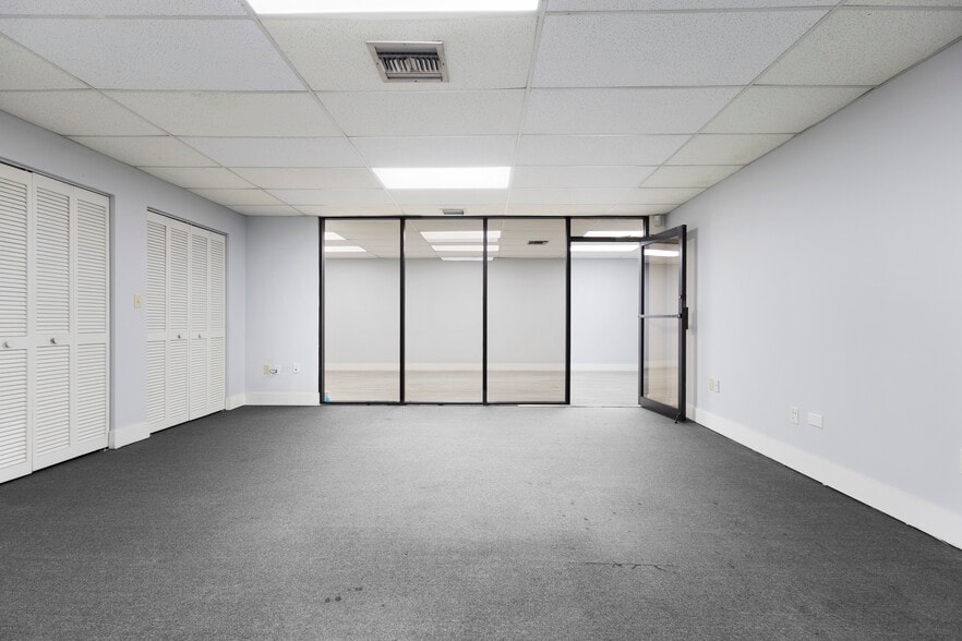 More Photos Of 1740-1742 NW 93rd Ave, Miami Warehouse For Lease