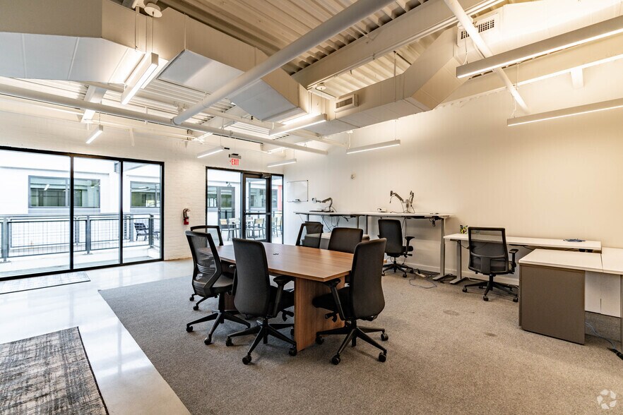 More Photos Of 4101 Charlotte Ave, Nashville Office For Lease