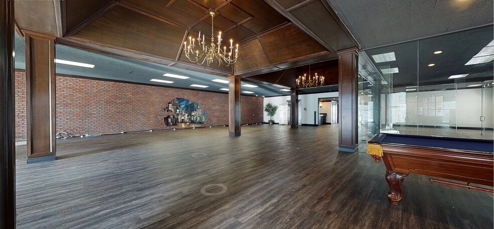 More Photos Of 4101 W Alameda Ave, Burbank Freestanding For Lease