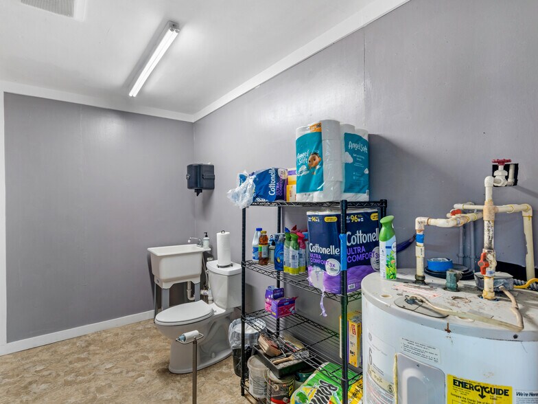 More Photos Of 1108 Anne St, Griffin Auto Repair For Sale