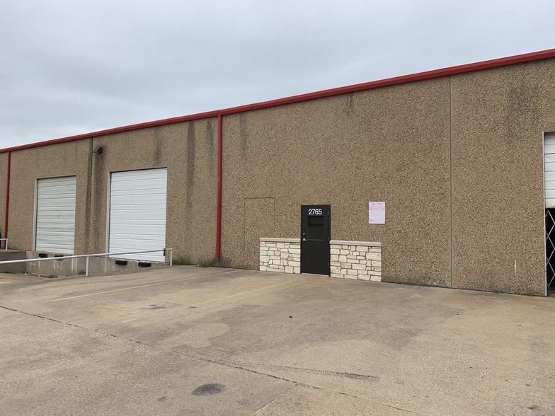 More Photos Of 2761 S Great Southwest Pkwy, Grand Prairie Distribution For Lease
