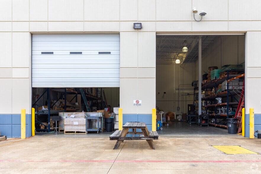 More Photos Of 9949 W Sam Houston Pky N, Houston Office For Lease