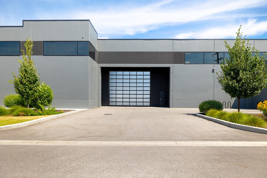 More Photos Of 3101 45 Av, Vernon Warehouse For Sale