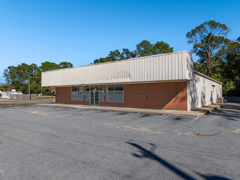 More Photos Of 1619 Tift Ave N, Tifton Freestanding For Sale