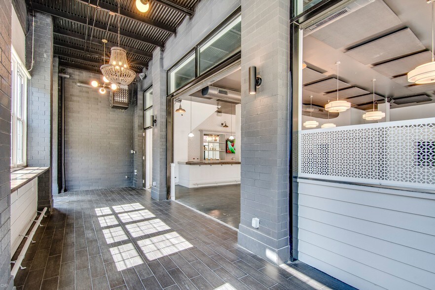 More Photos Of 1700 W Division St, Chicago Apartments For Lease