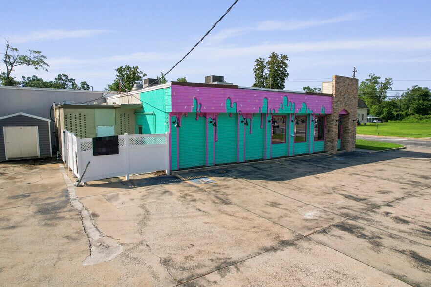 More Photos Of 298 W Orange St, Jesup Restaurant For Sale