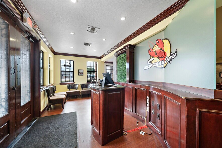 More Photos Of 2320 NASA Pky, Seabrook Restaurant For Sale