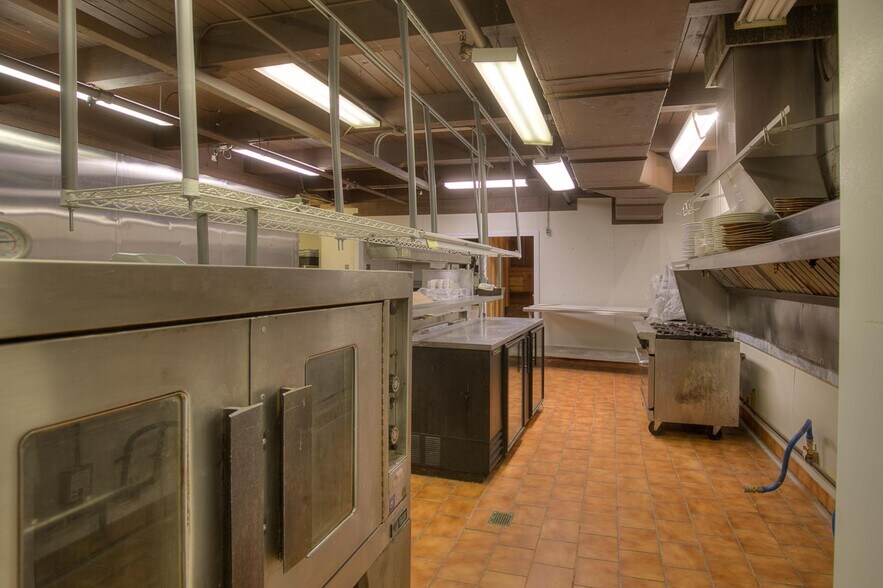 More Photos Of 61 Main St, Pacific Beach Restaurant For Sale