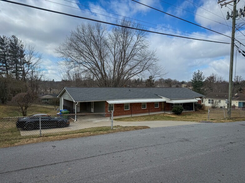 More Photos Of 483 Caribou Rd, Asheville Specialty For Sale