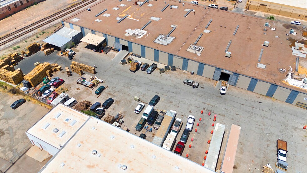 More Photos Of 3700 Durazno Ave, El Paso Light Distribution For Lease