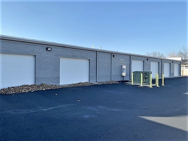 More Photos Of 328 Barney Dr, Joliet Self Storage For Sale
