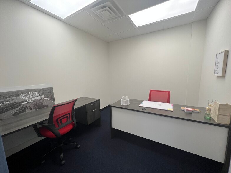 More Photos Of 255 Executive Dr, Plainview Medical For Lease