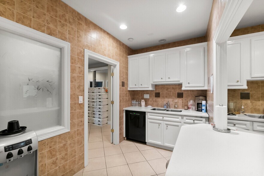 More Photos Of 1824 Sawdust Rd, The Woodlands Medical For Sale