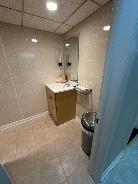 More Photos Of , Cleveland General Retail For Sale