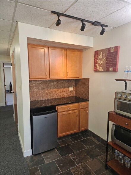 More Photos Of 893 S Matlack St, West Chester Flex For Lease