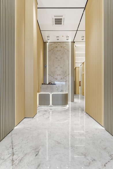 More Photos Of 363 Penn Plaza, New York Office For Lease