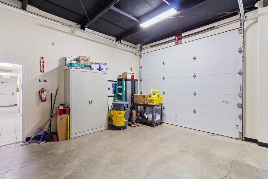 More Photos Of 2108 Ranch Road 12, San Marcos General Retail For Sale