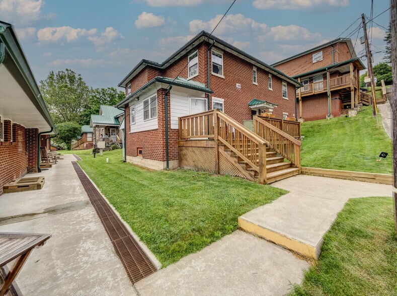 More Photos Of 271 Wallace Cir, Boone Apartments For Sale