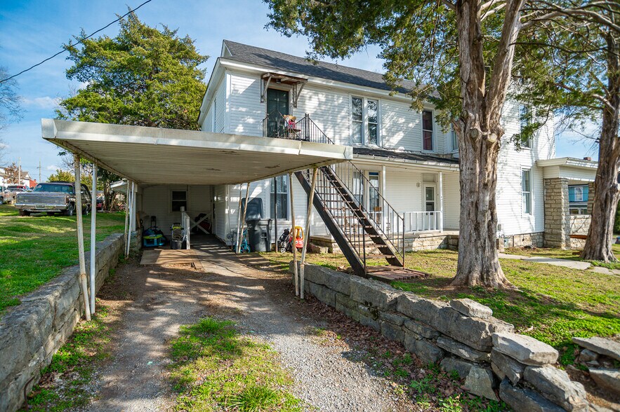 More Photos Of 304 Washington St E, Fayetteville Specialty For Sale