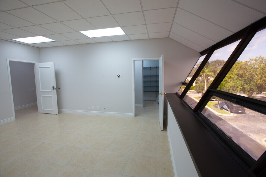 More Photos Of 1100 S Federal Hwy, Deerfield Beach Medical For Lease