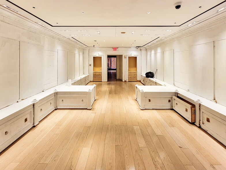 More Photos Of 797 Madison Ave, New York Storefront Retail Office For Lease