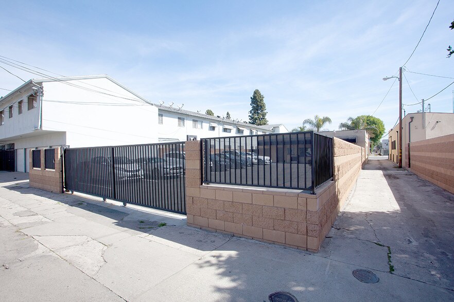 More Photos Of 425-427 Atlantic Ave, Long Beach Office For Sale