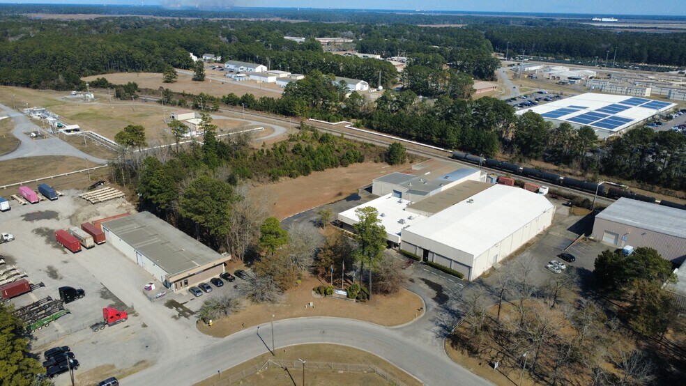 More Photos Of 915 Commerce Cir, Hanahan Manufacturing For Sale