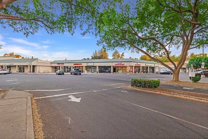 More Photos Of 690 Mangrove Ave, Chico General Retail For Sale